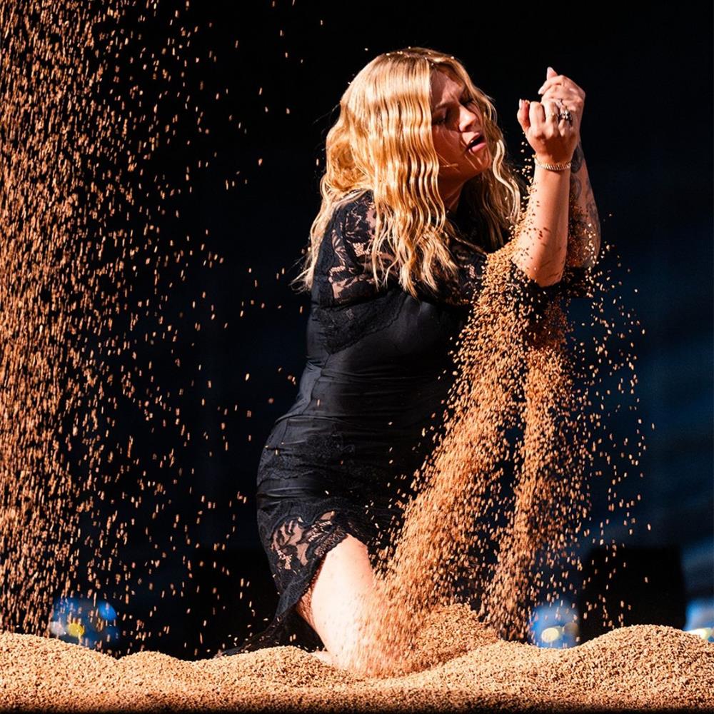 Eurovision 2025: Συγκίνησε η Γαλλία με τη Louane και το “Maman” - Είναι ένα από τα μεγάλα φαβορί του διαγωνισμού