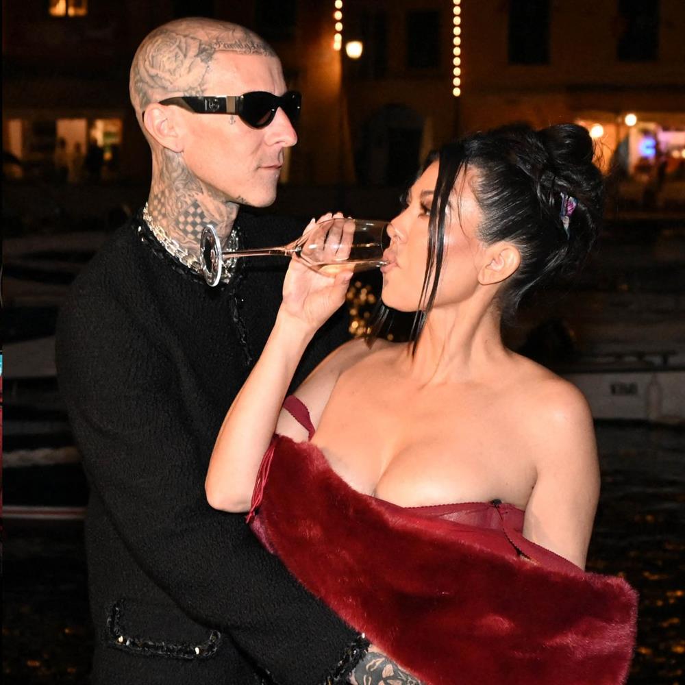 Κόρτνεϊ Καρντάσιαν: Η δημόσια ερωτική εξομολόγηση με αφορμή τα γενέθλια του Τράβις Μπάρκερ - "Είσαι ο έρωτας της ζωής μου"