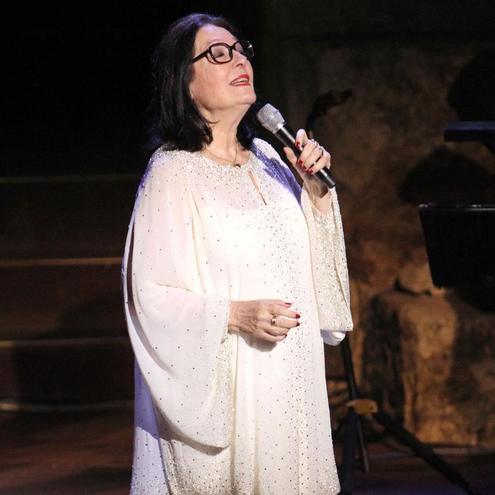 Η Νάνα Μούσχουρη ξεκαθαρίζει: "Δεν είπα ότι θέλω να σταματήσω το τραγούδι"
