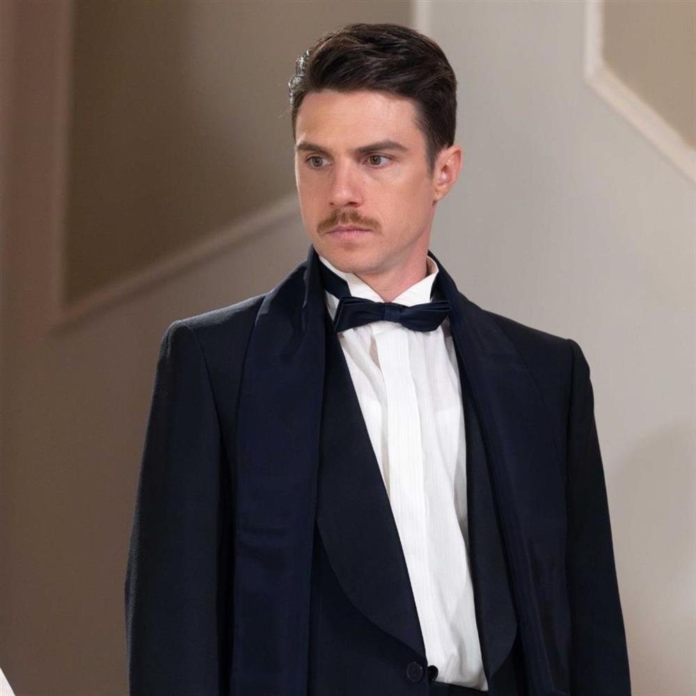 Δημήτρης Κίτσος: Έδωσε spoiler για το Grand Hotel - Ο ρόλος "κλειδί" & ο έρωτας