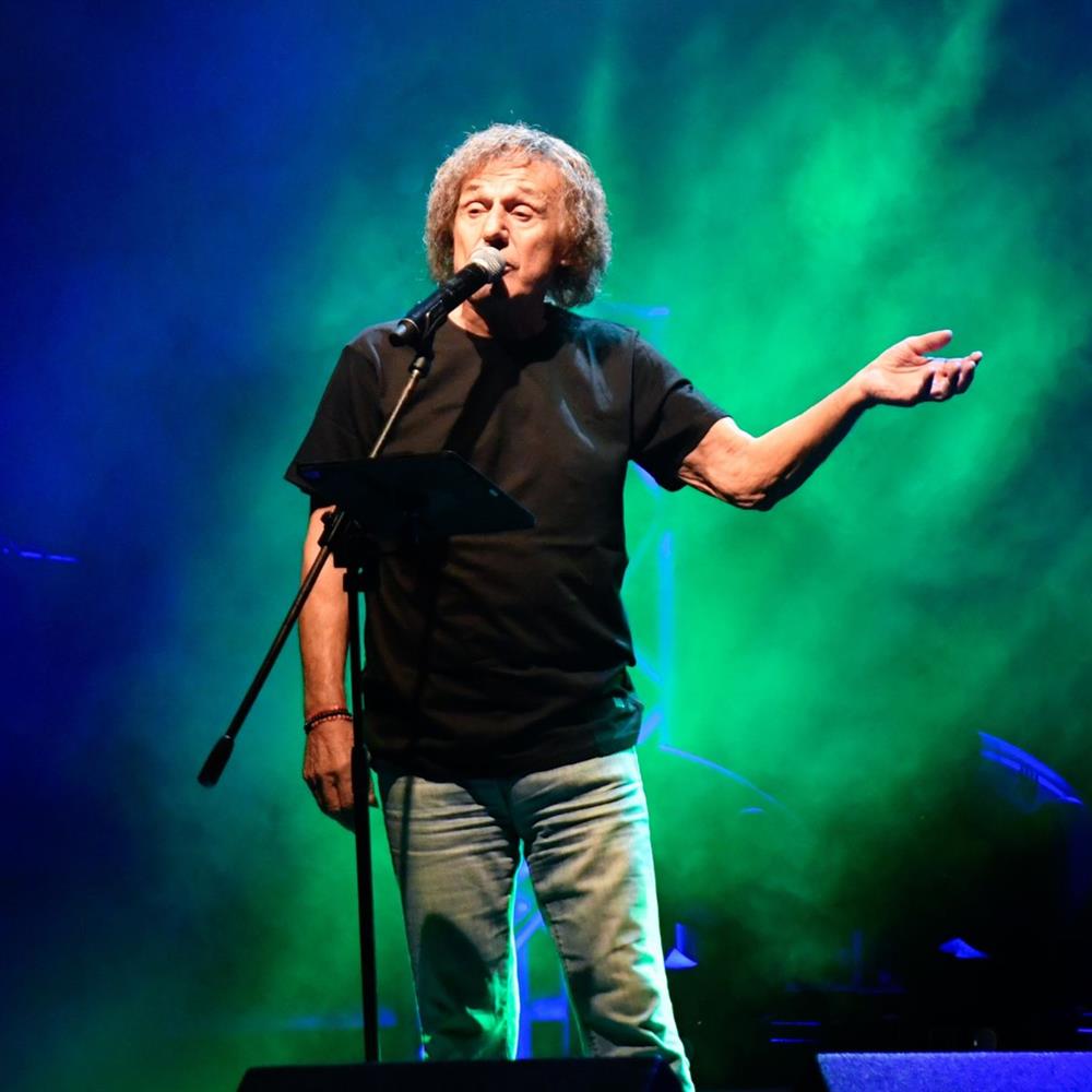 Βασίλης Παπακωνσταντίνου