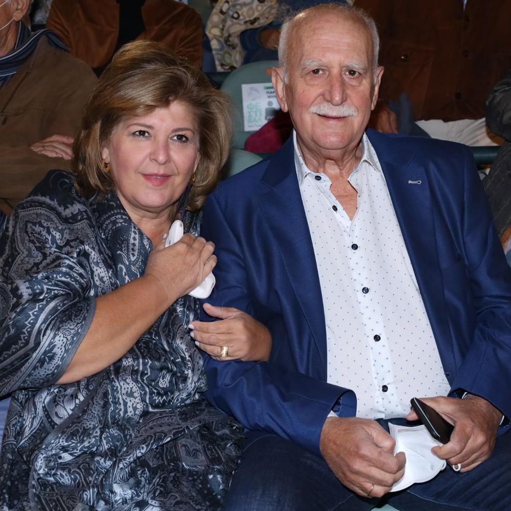 Παπαδακης συζυγος