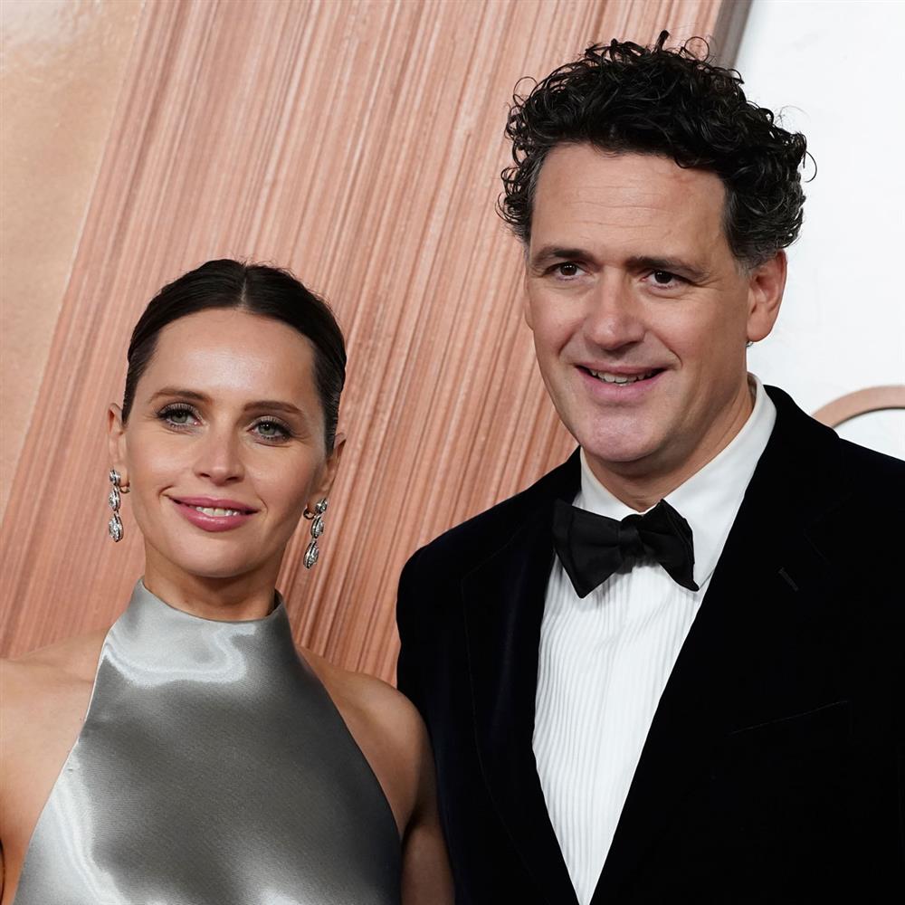 εμφανισεις felicity jones