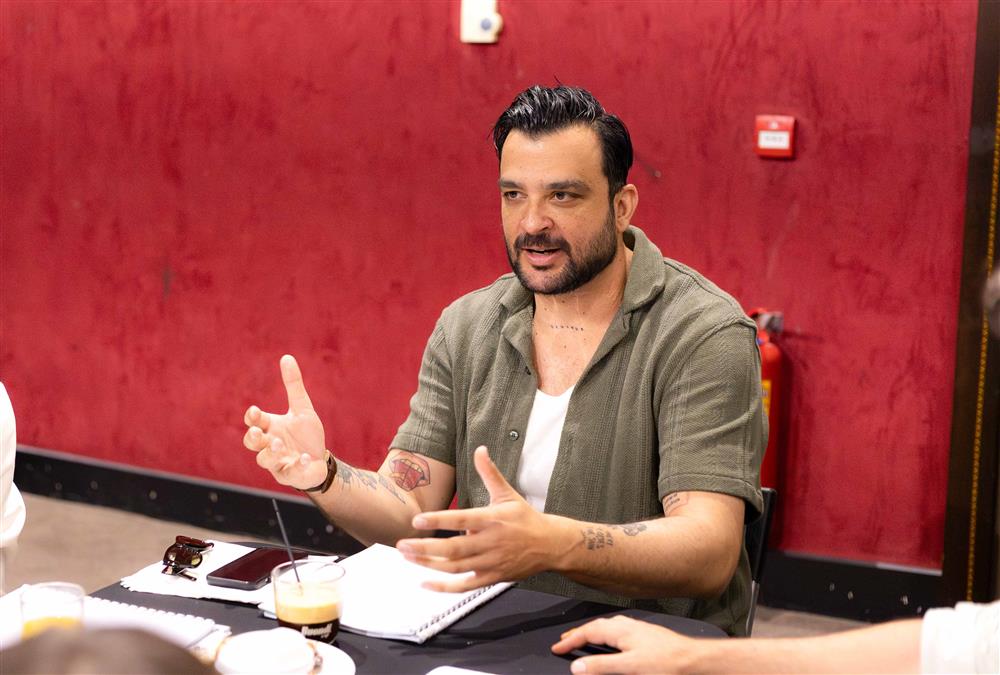 Γιατί ρε πατέρα Γιατί ρε πατέρα