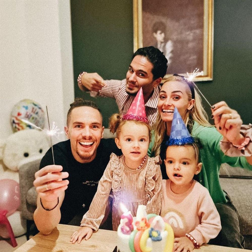 Μάστορας - Πετρούνιας