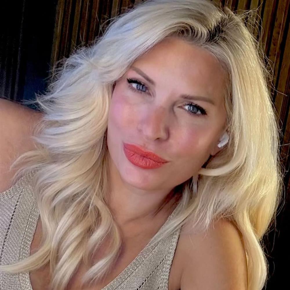 ΕΛΕΝΗ ΜΕΝΕΓΑΚΗ