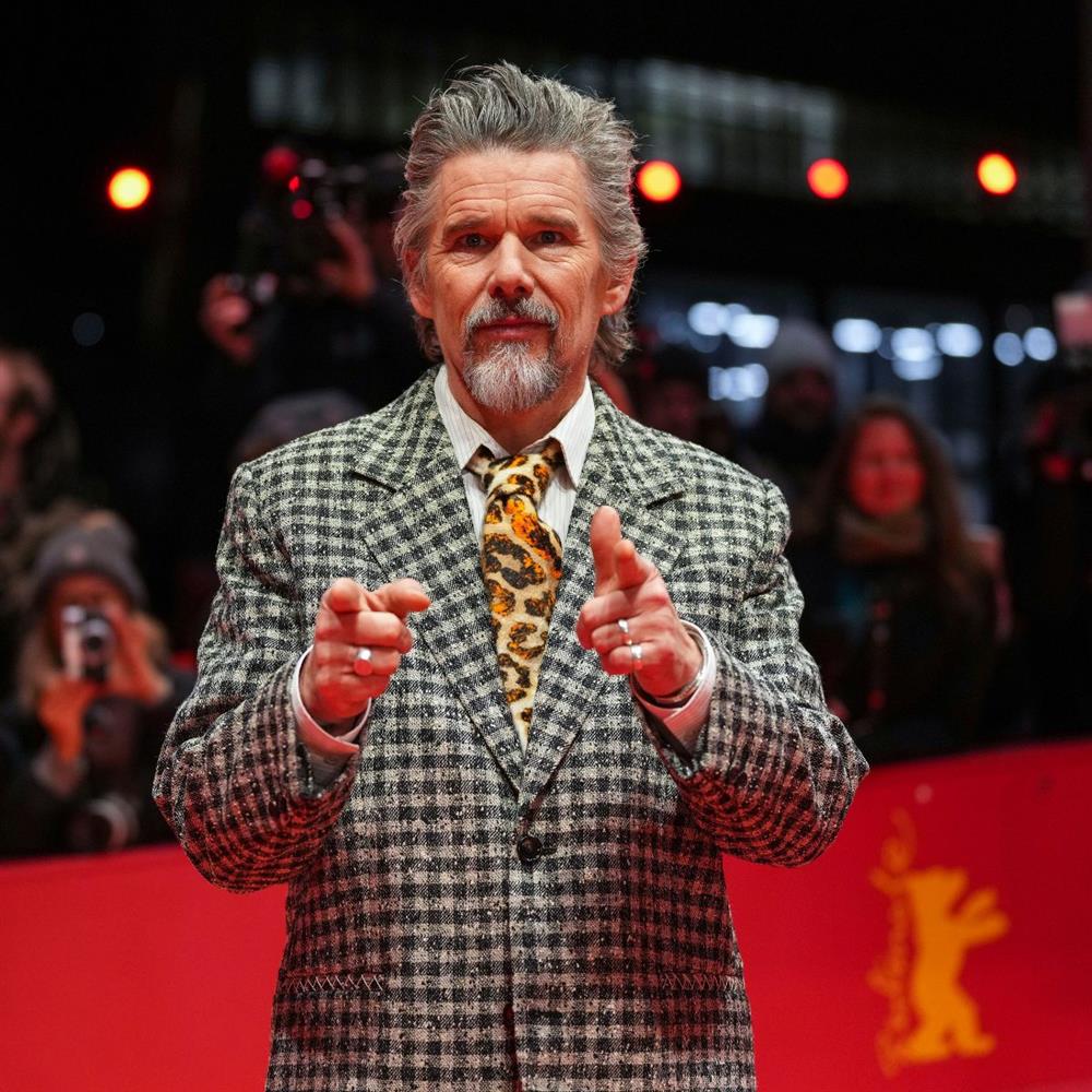 Ίθαν Χοκ: Εξηγεί γιατί ευγνωμονεί που δεν ήταν εκείνος ο Τζακ στον "Τιτανικό"