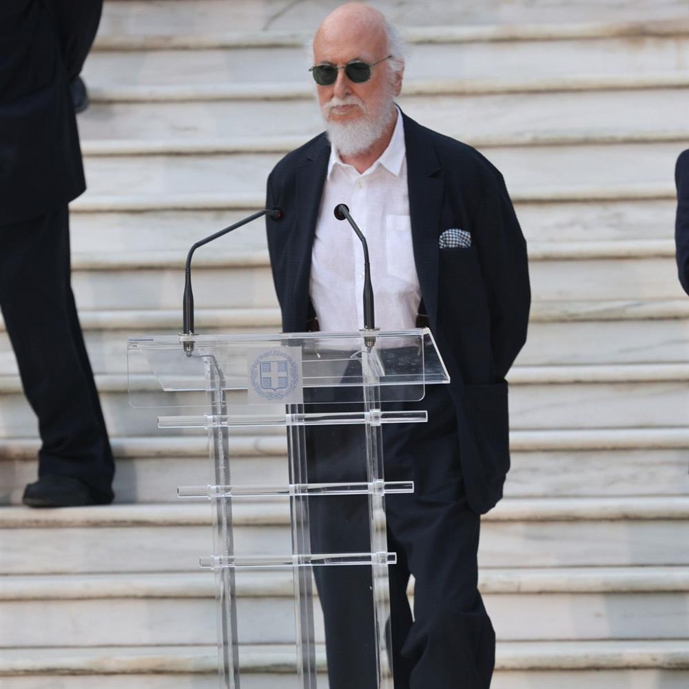 Διονύσης Σαββόπουλος: Η συγκλονιστική εξομολόγηση για τη μάχη του με τον καρκίνο - "Μου αφαίρεσαν μισό πνευμόνι"
