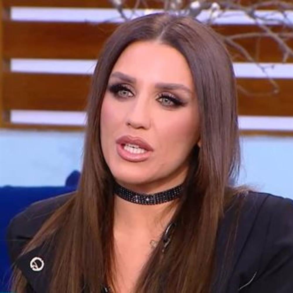 Ιουλία Καλλιμάνη: "Με φλερτάρουν πιο πολύ οι γυναίκες, οι άντρες όχι τόσο"