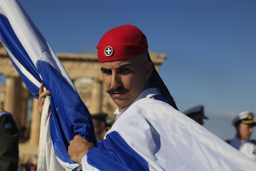 Έπαρση σημαίας - Ακρόπολη