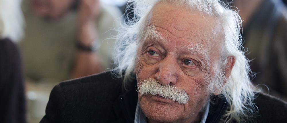 Μανώλης Γλέζος