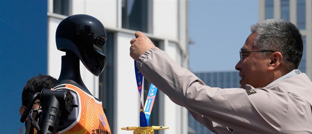 Πεκίνο ημιμαραθώνιος ρομπότ Πεκίνο ημιμαραθώνιος ρομπότ