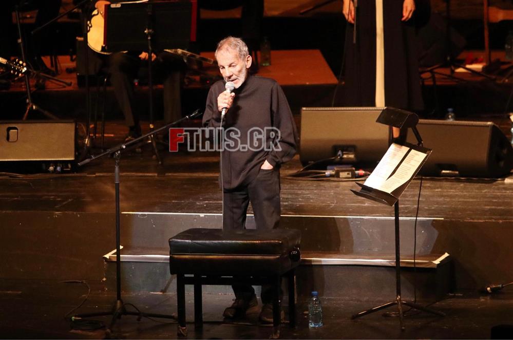 Σταύρος Ξαρχάκος