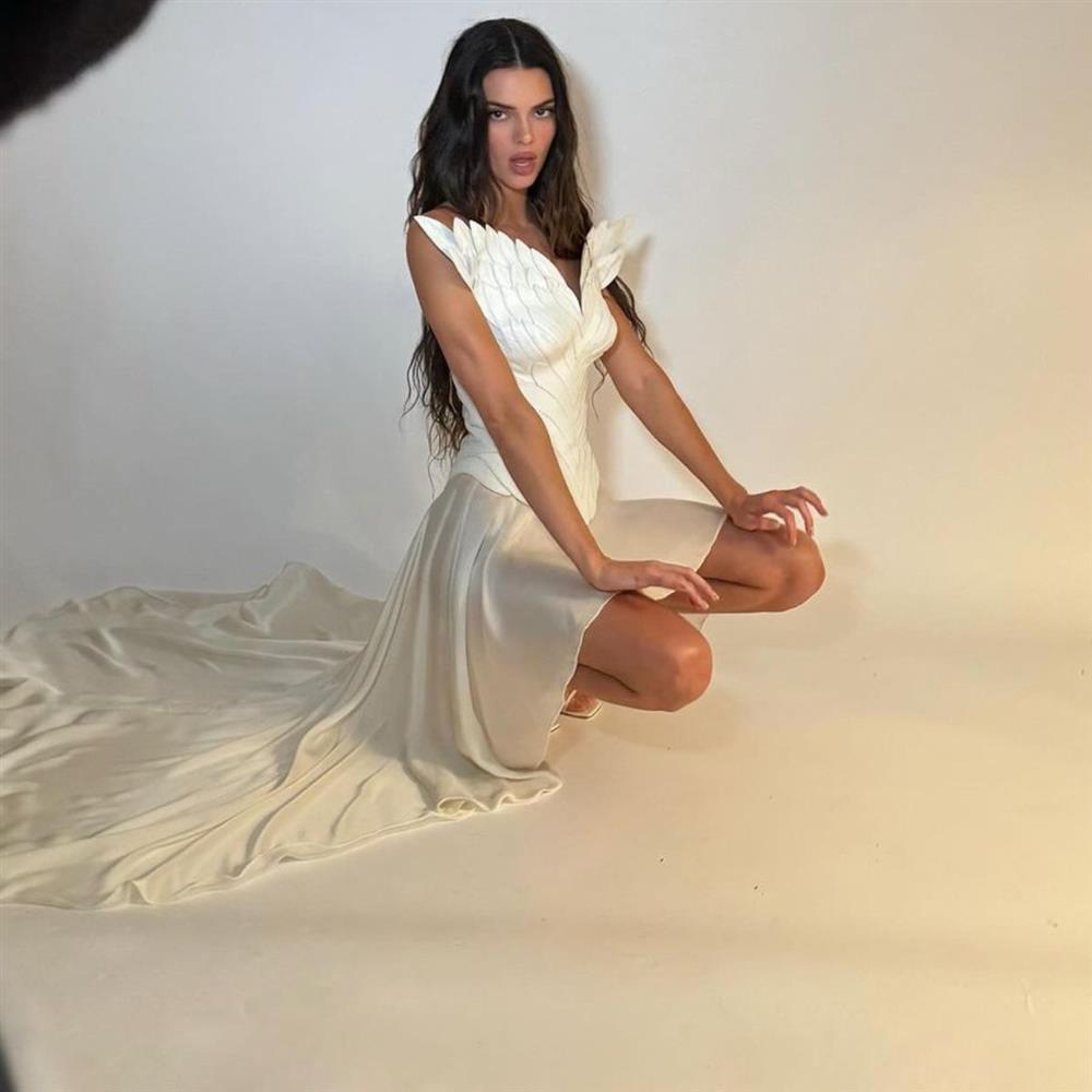 Κένταλ Τζένερ: Η αλλαγή στα μαλλιά της άφησε άφωνους τους fans της (Φωτογραφίες)