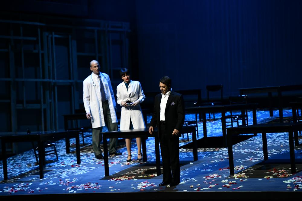 Τα πήρες όλα κι έφυγες