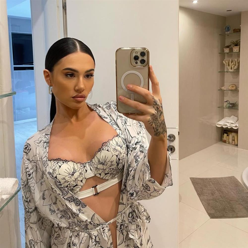 Έλενα Τσαγκρινού