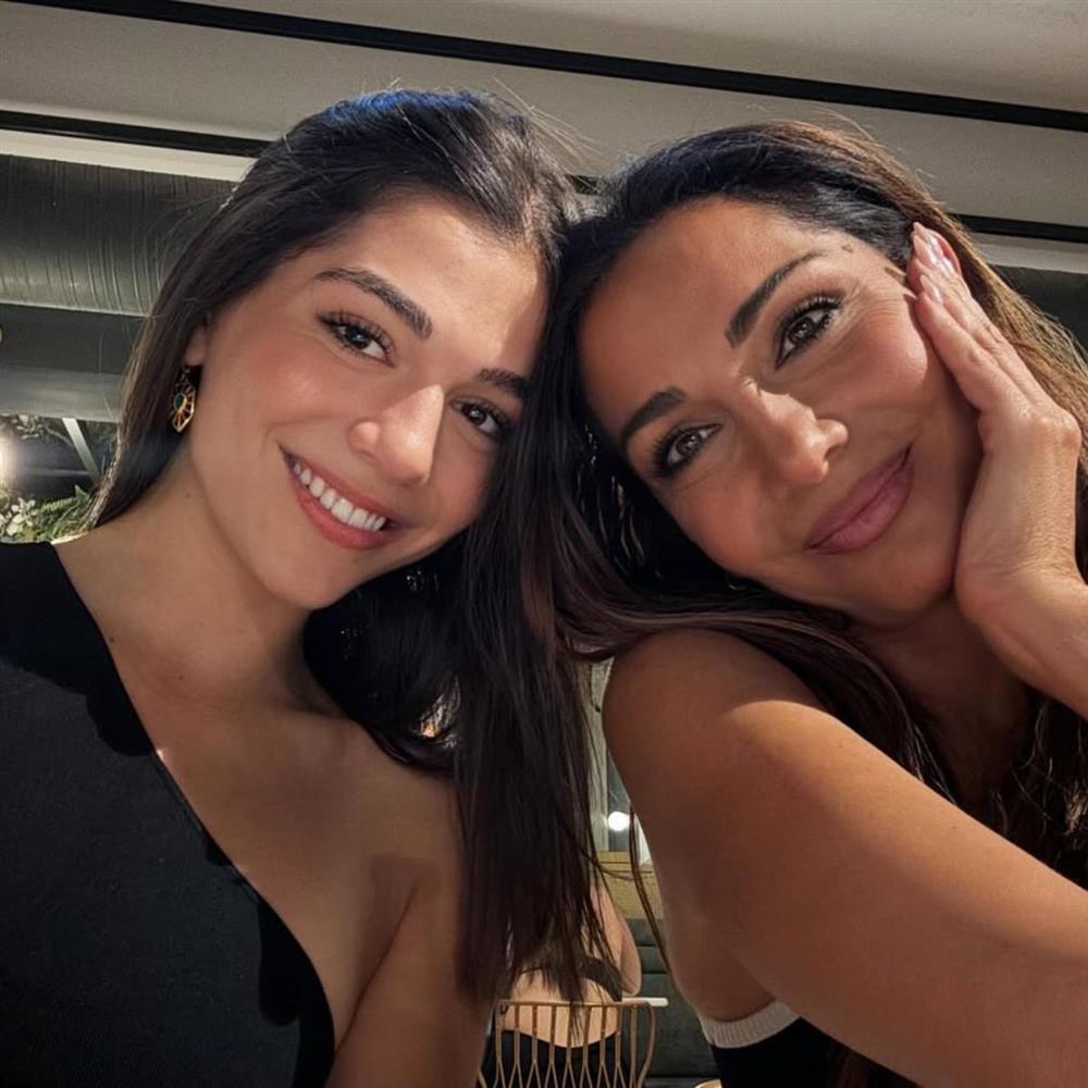 Δέσποινα Βανδή Μελίνα Νικολαΐδη