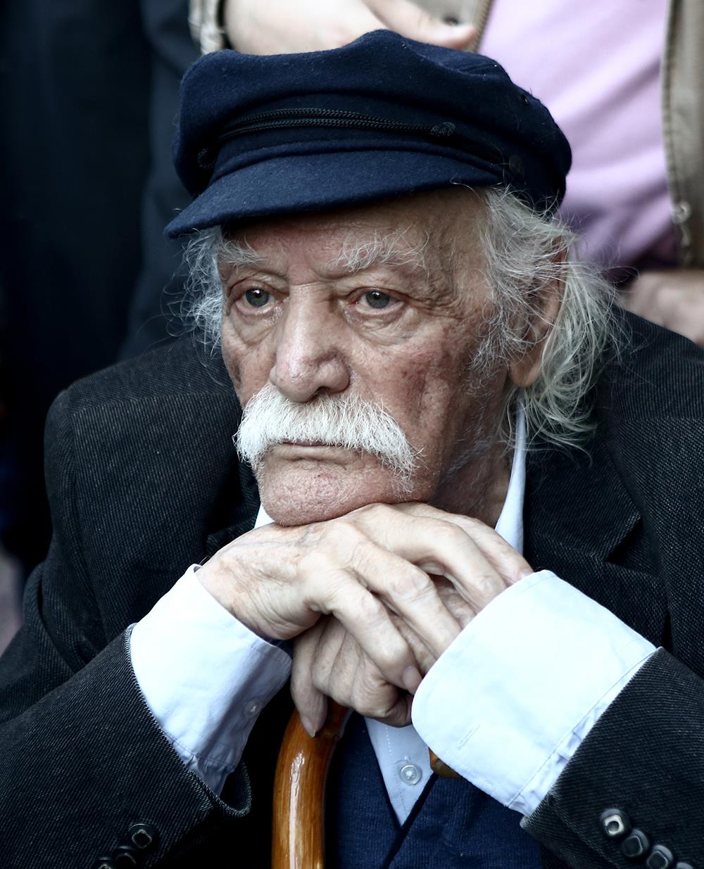 Μανώλης Γλέζος Μανώλης Γλέζος