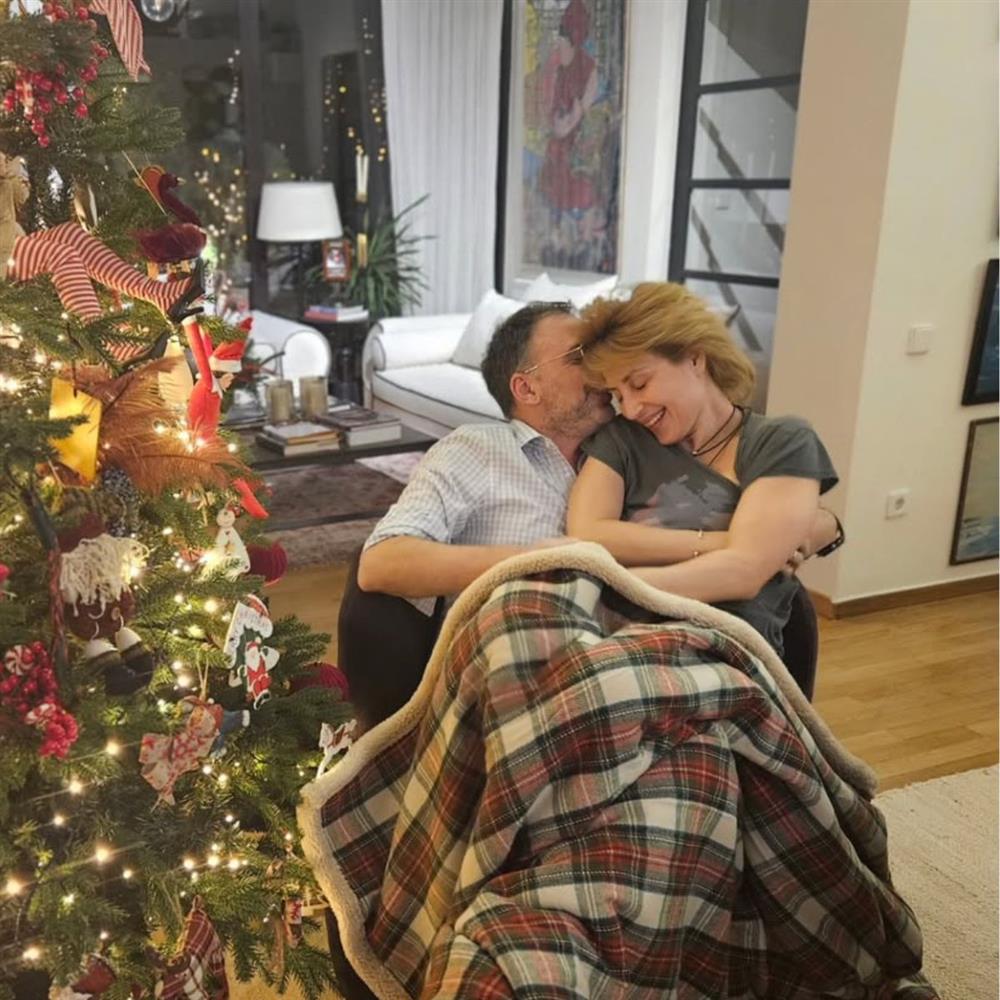 Ευδοκία Ρουμελιώτη: Ο Άγιος Βασίλης επισκέφθηκε το σπίτι της - Το βίντεο με την έκπληξη στον γιο της