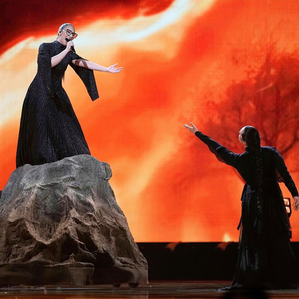 Eurovision 2025: Αποθέωση για την Klavdia στο Χ μετά την εμφάνισή της στον Β’ Ημιτελικό