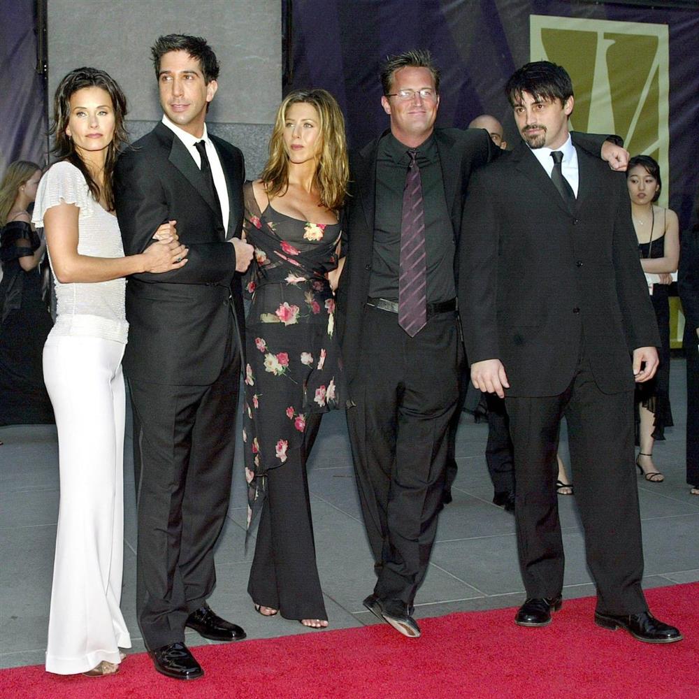 Friends: Καφέ Central Perk εμπνευσμένο από την κωμική σειρά ανοίγει στη Νέα Υόρκη
