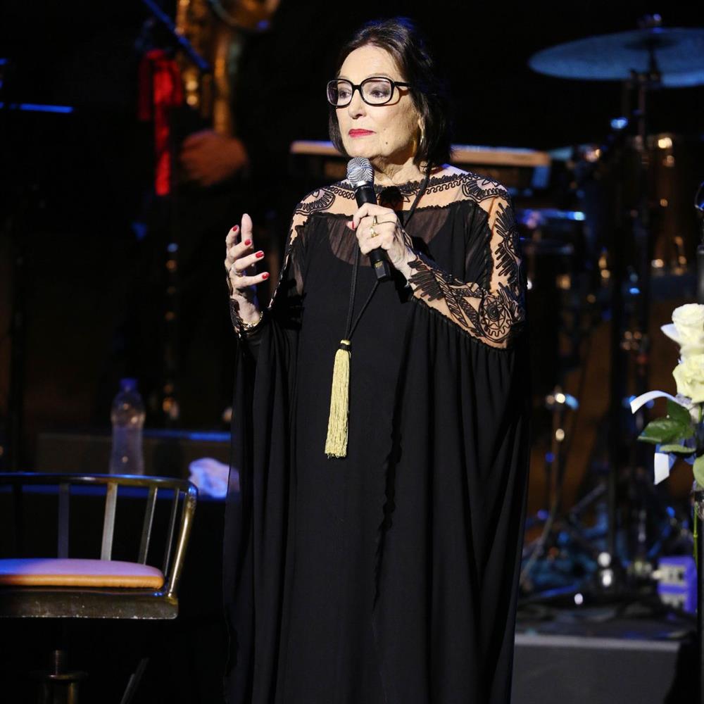 Νανά Μούσχουρη