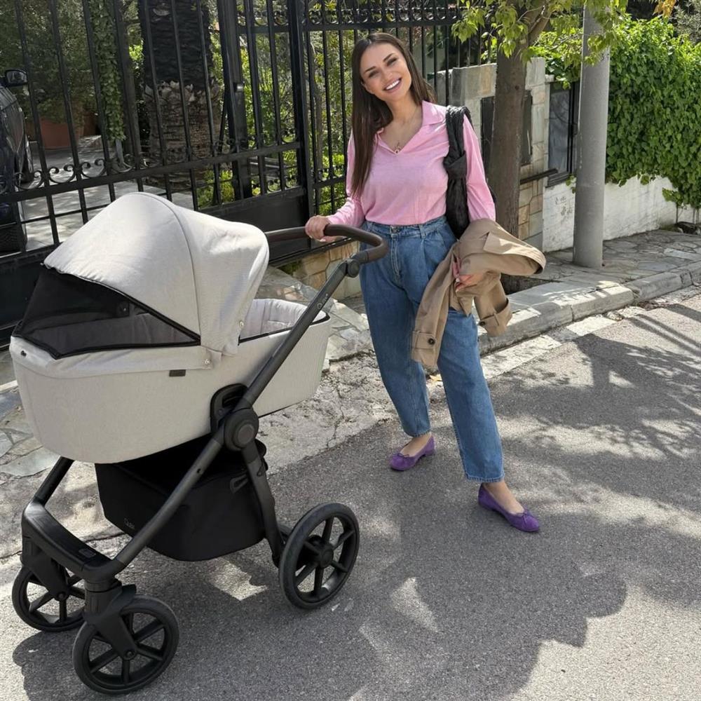 Ελένη Τσολάκη: Γιορτάζει πρώτη φορά τη "Γιορτή της Μητέρας" - Οι φωτογραφίες με την κόρη της και τη μαμά της