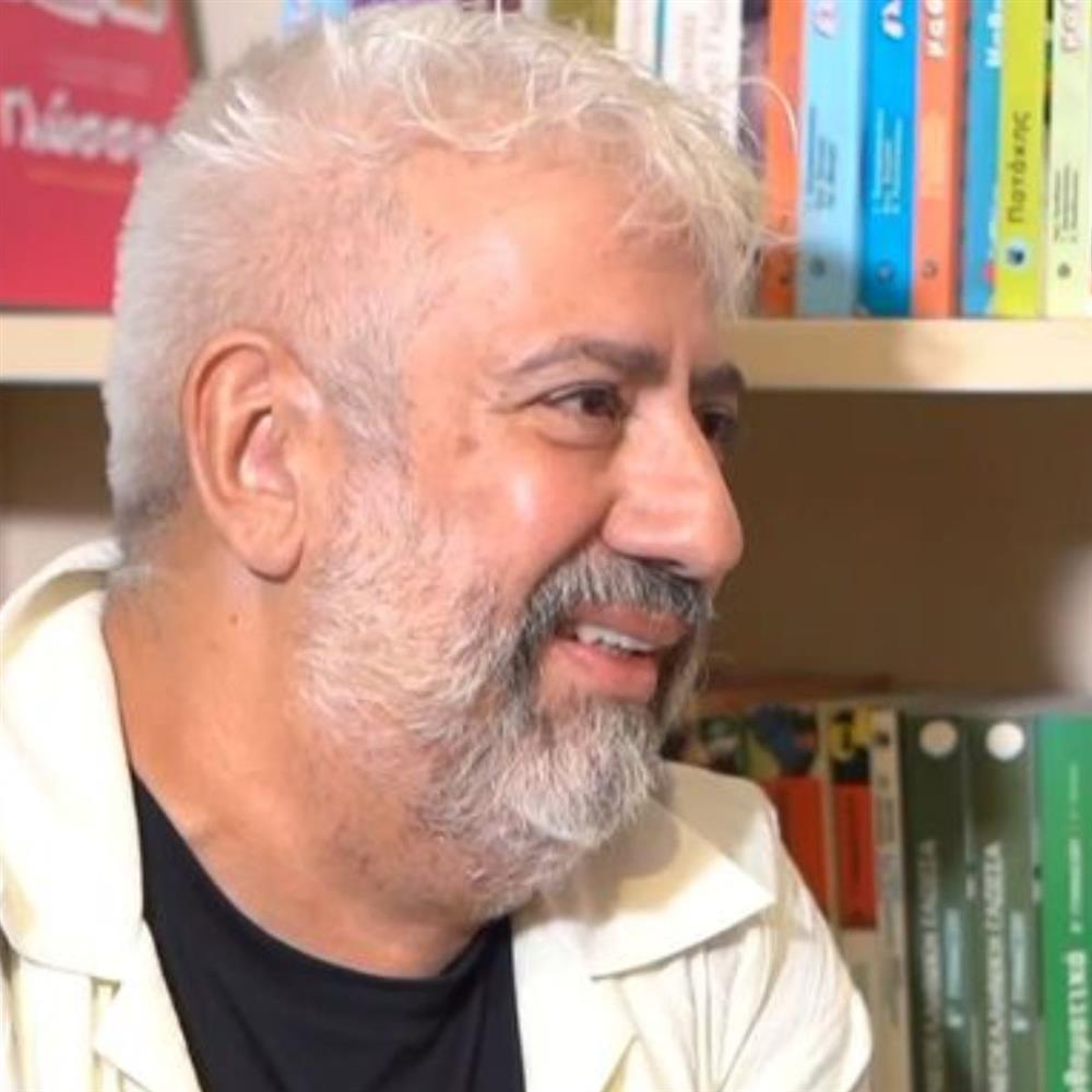 Ο Δημήτρης Φραγκιόγλου αποκαλύπτει για τη σειρά "Οι Απαράδεκτοι": "Έχω μετανιώσει που δεν μπήκε το όνομά μου στο σενάριο"