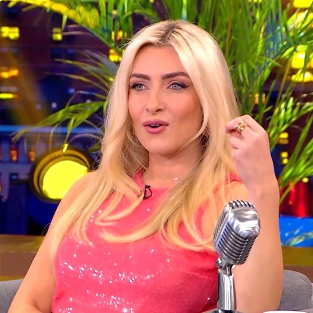 Γρηγόρης Αρναούτογλου: Η έκπληξη που έκανε στη Δέσποινα Τσόκου & η συγκίνησή της - "Άλλος παρουσιαστής θα το κρατούσε για να κλαίει"
