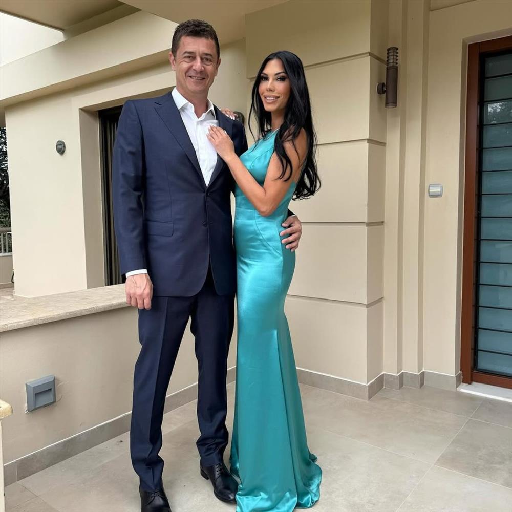 Αντώνης Σρόιτερ: Η ερώτηση που έκανε στο ChatGPT για την σύζυγό του, Ιωάννα