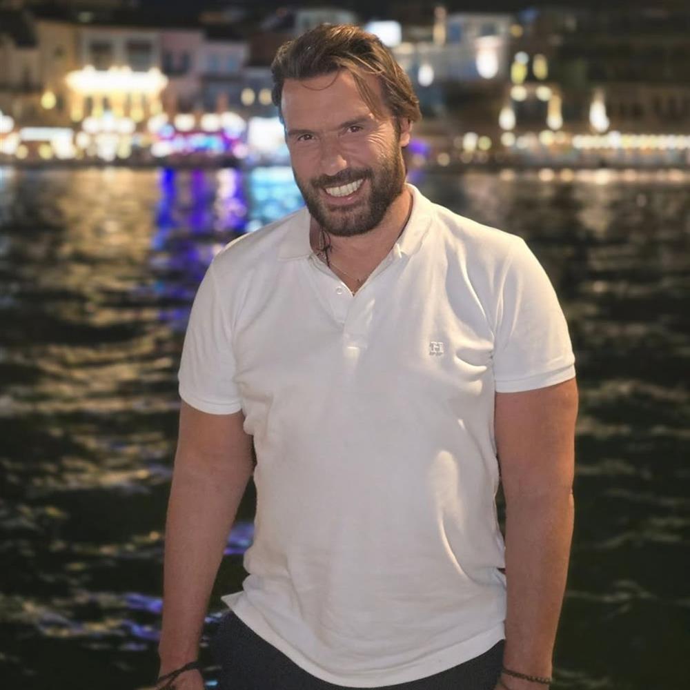 Στράτος Τζώρτζογλου