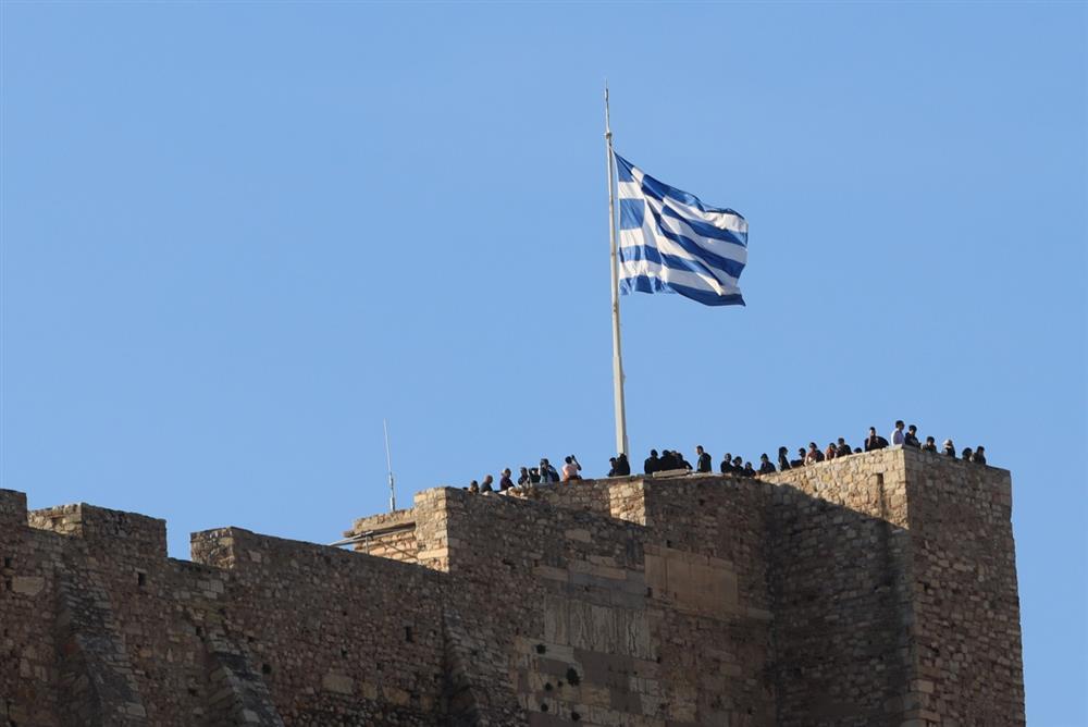 Κώστας Σημίτης - Μεσίστιες σημαίες