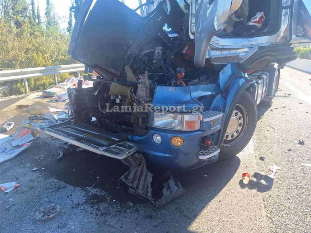 Λαμία - Νταλίκα - Τροχαίο - Αλεύρια