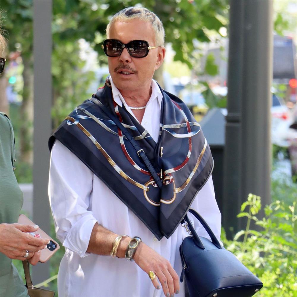 Λάκης Γαβαλάς