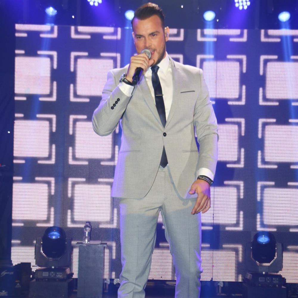 Σάκης Αρσενίου