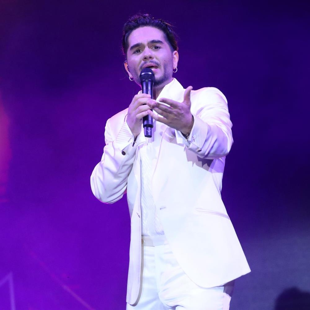 Χρήστος Μάστορας: Η φωτογραφία που δημοσίευσε από τα παιδικά του χρόνια - "Πιστεύετε το έτρωγα το φαγάκι μου;"