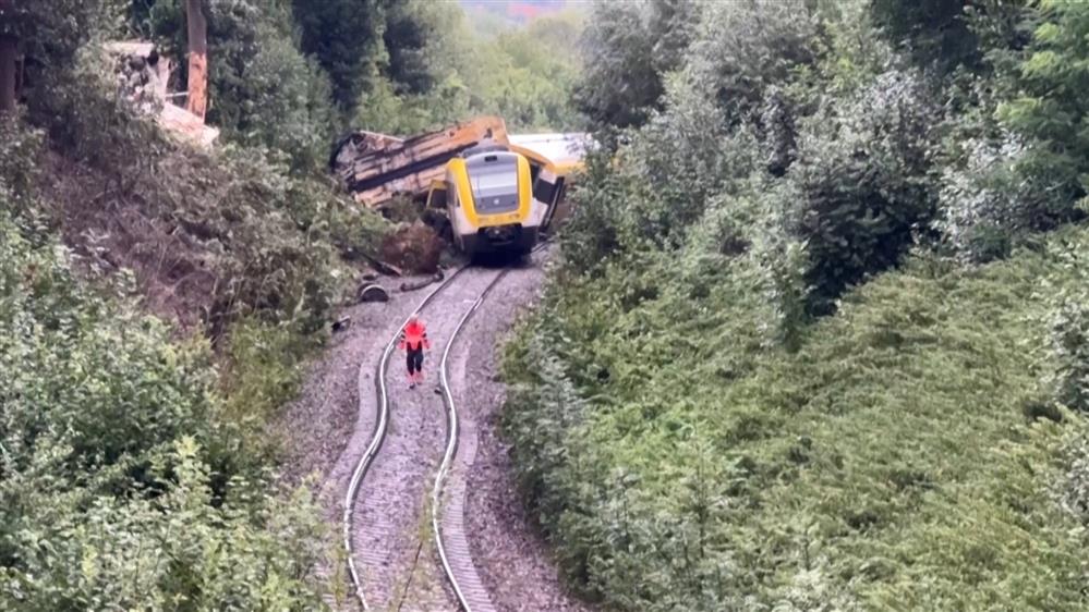 Εκτροχιασμός τρένου στη Γερμανία – Νεκροί και τραυματίες