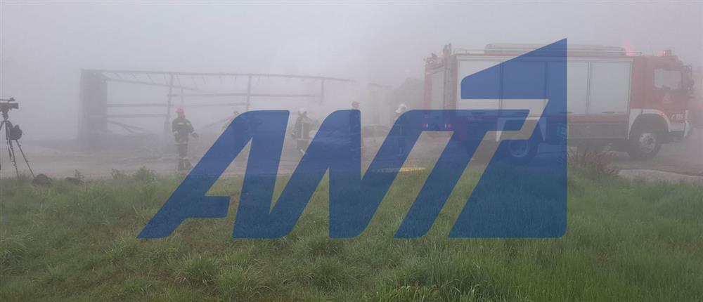 Φορτηγό συγκρούστηκε με ΙΧ στα διόδια Πολυμύλου