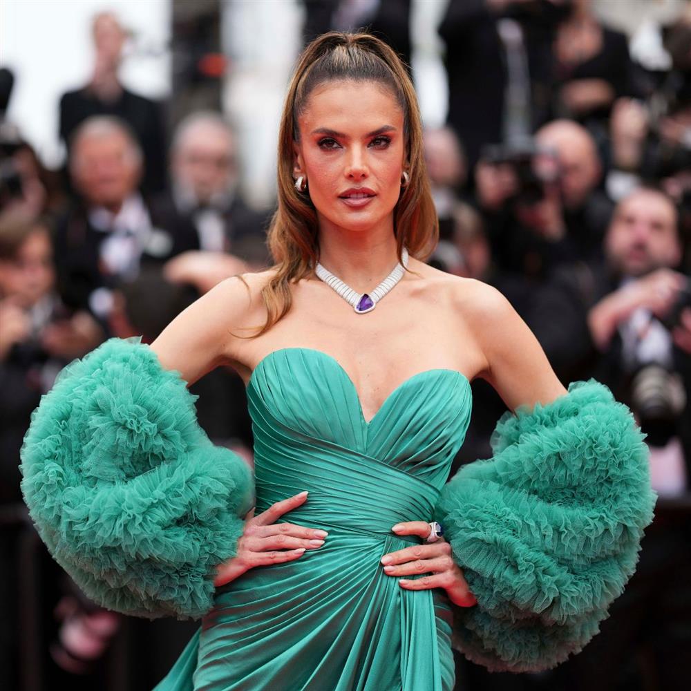 Αλεσάντρα Αμπρόσιο