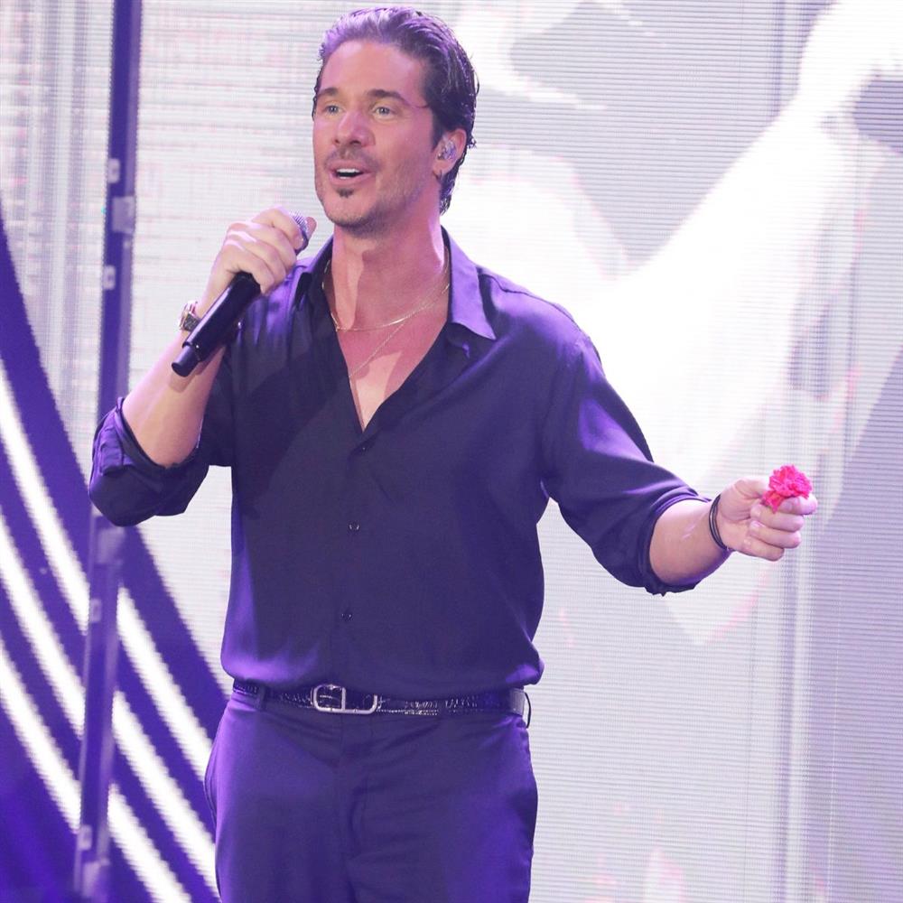 Νίκος Οικονομόπουλος