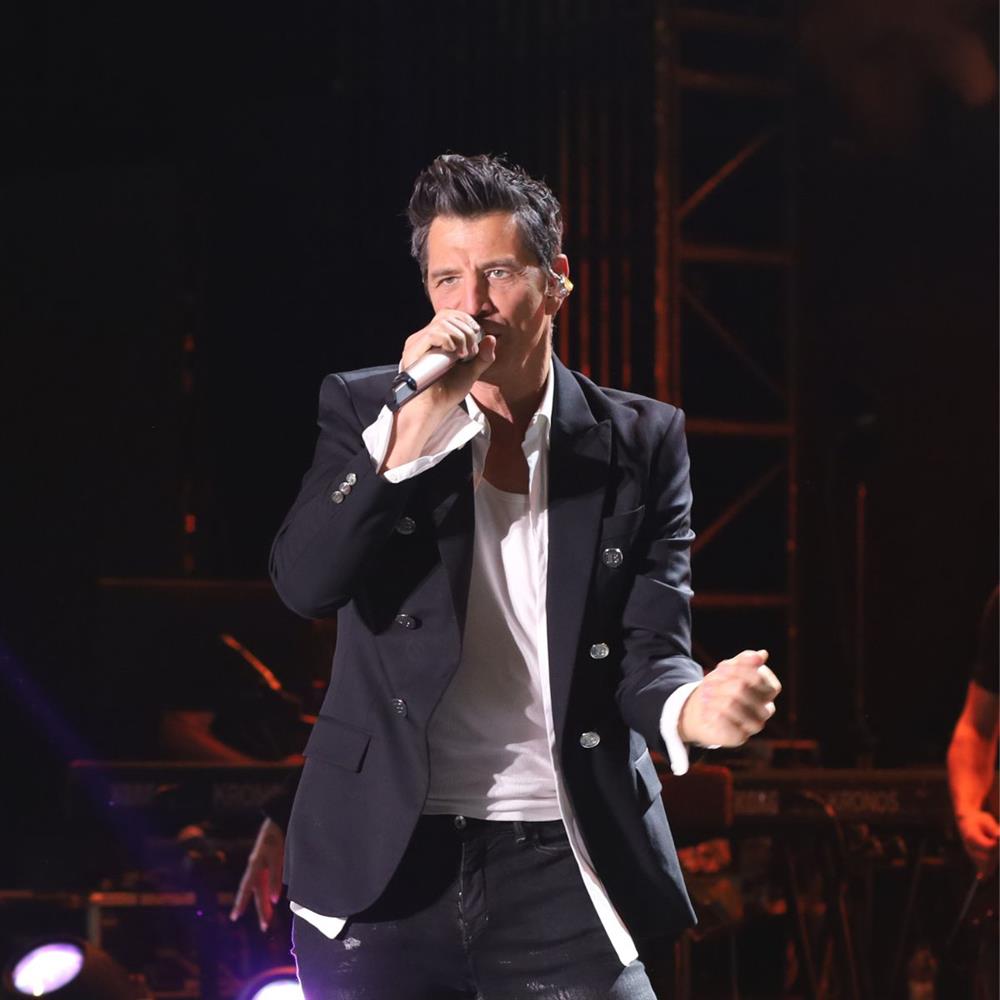 Σάκης Ρουβάς:  Η συνεργασία - έκπληξη στα φετινα MAD VMA! Με ποιον θα κάνει ντουέτο;