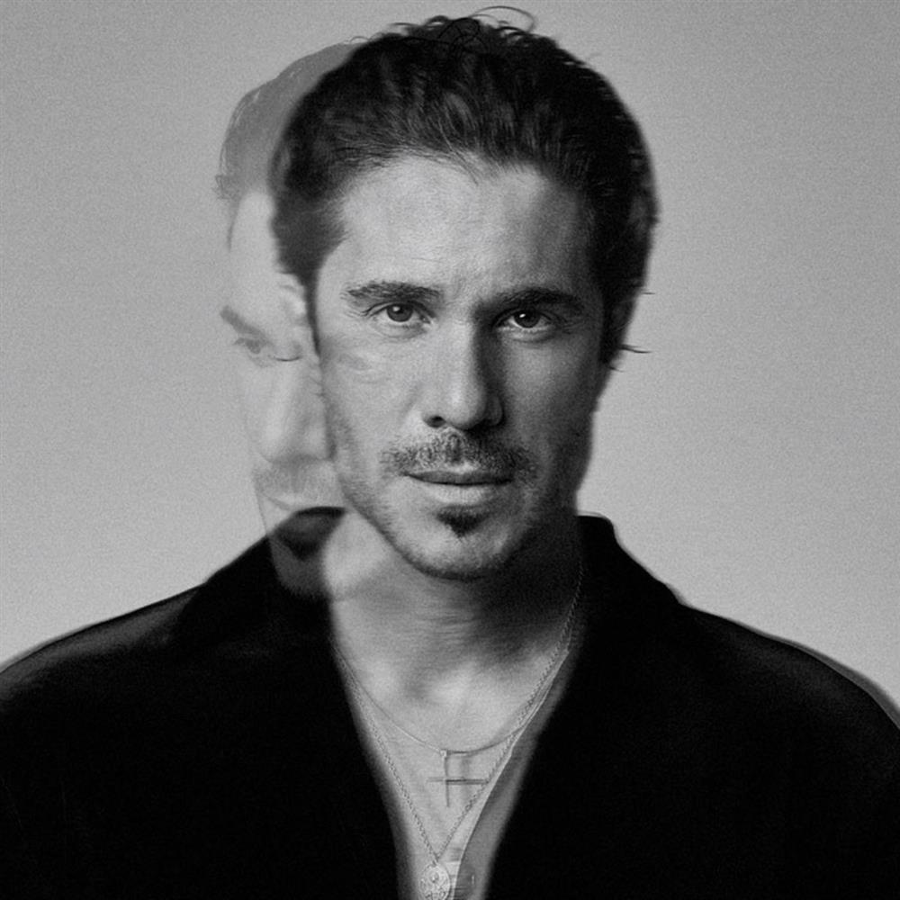 Νίκος Οικονομόπουλος: Νο. 1 στο YouTube η νέα τεράστια επιτυχία του "Το Βιογραφικό"