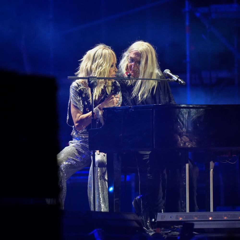 Νίκος Καρβέλας