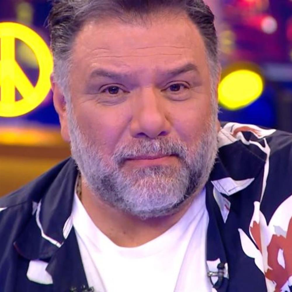 Συγκινημένος ο Γρηγόρης Αρναούτογλου στο φινάλε του "The 2Night Show": "Του χρόνου πρώτα ο Θεός θα κλείσουμε τη 10η χρονιά"