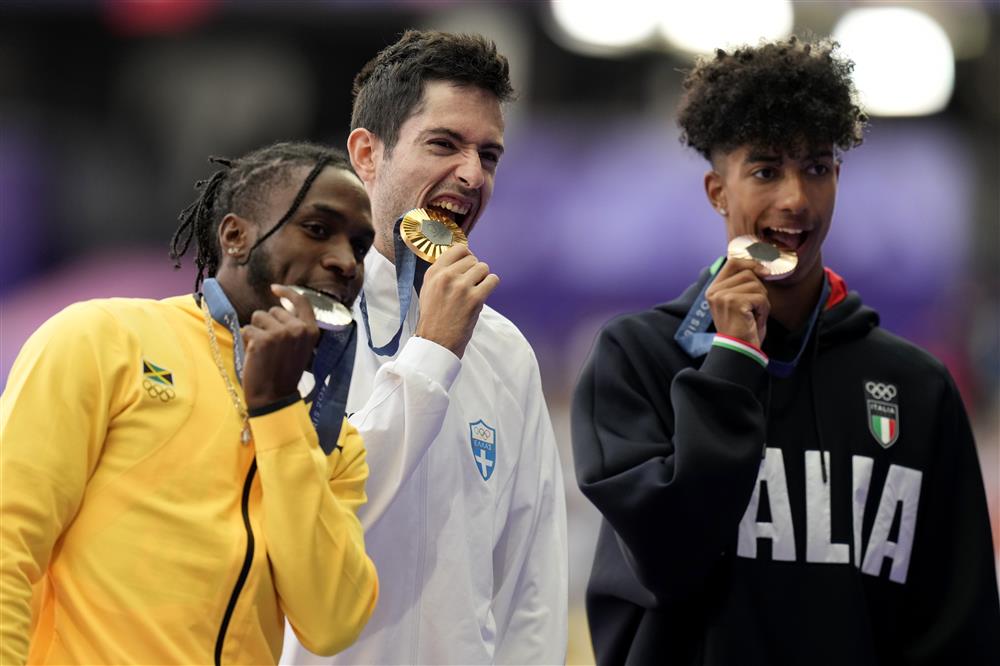 Μίλτος Τεντόγλου Μίλτος Τεντόγλου