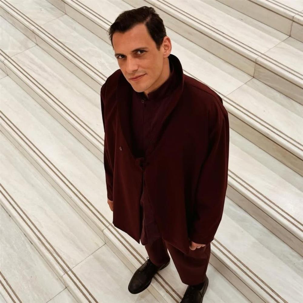 Ο Σταύρος Σβήγκος στο FTHIS: Η αποκάλυψη για τον ρόλο του στη σειρά του Alpha "Porto Leone" και η απάντηση για την προσωπική του ζωή