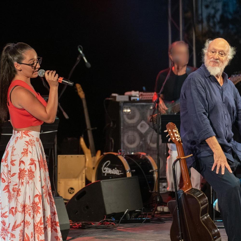 Διονύσης Σαββόπουλος: Συγκινεί η Klavdia με την ανάρτησή της για τον θάνατό του - "Ένας άνθρωπος που σημάδεψε τη διαδρομή μου"