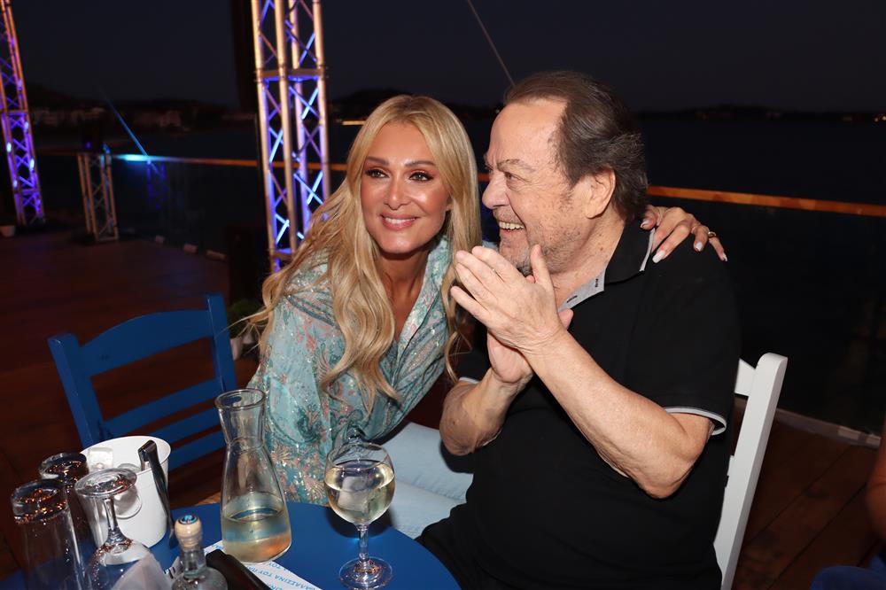 Γιάννης Πάριος