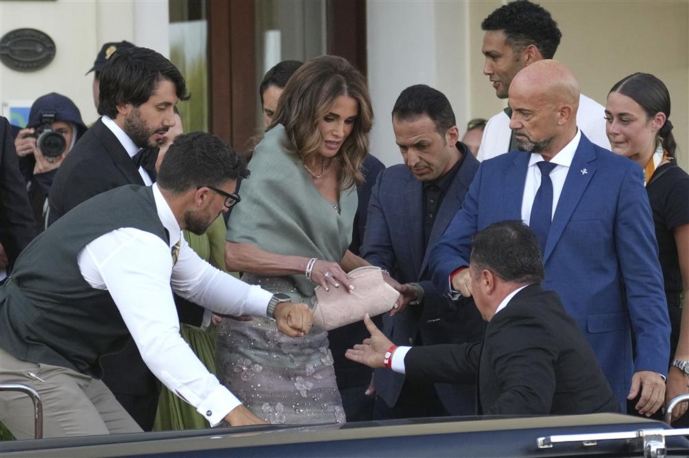 Γάμος Μπέζος - Σάντσεζ Γάμος Μπέζος - Σάντσεζ