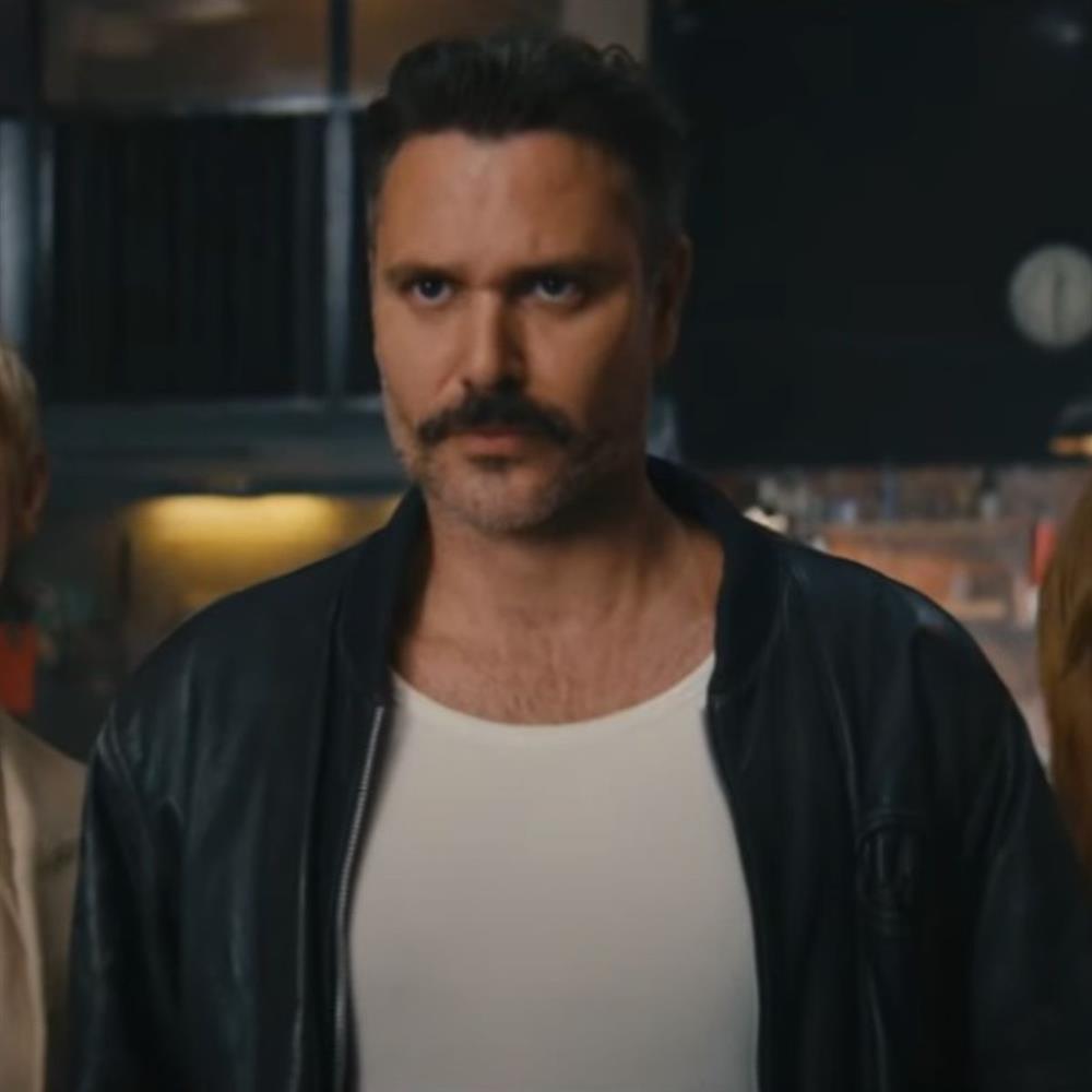 "Γιατί ρε πατέρα;" - Δείτε το νέο trailer της ανατρεπτικής κωμικής σειράς